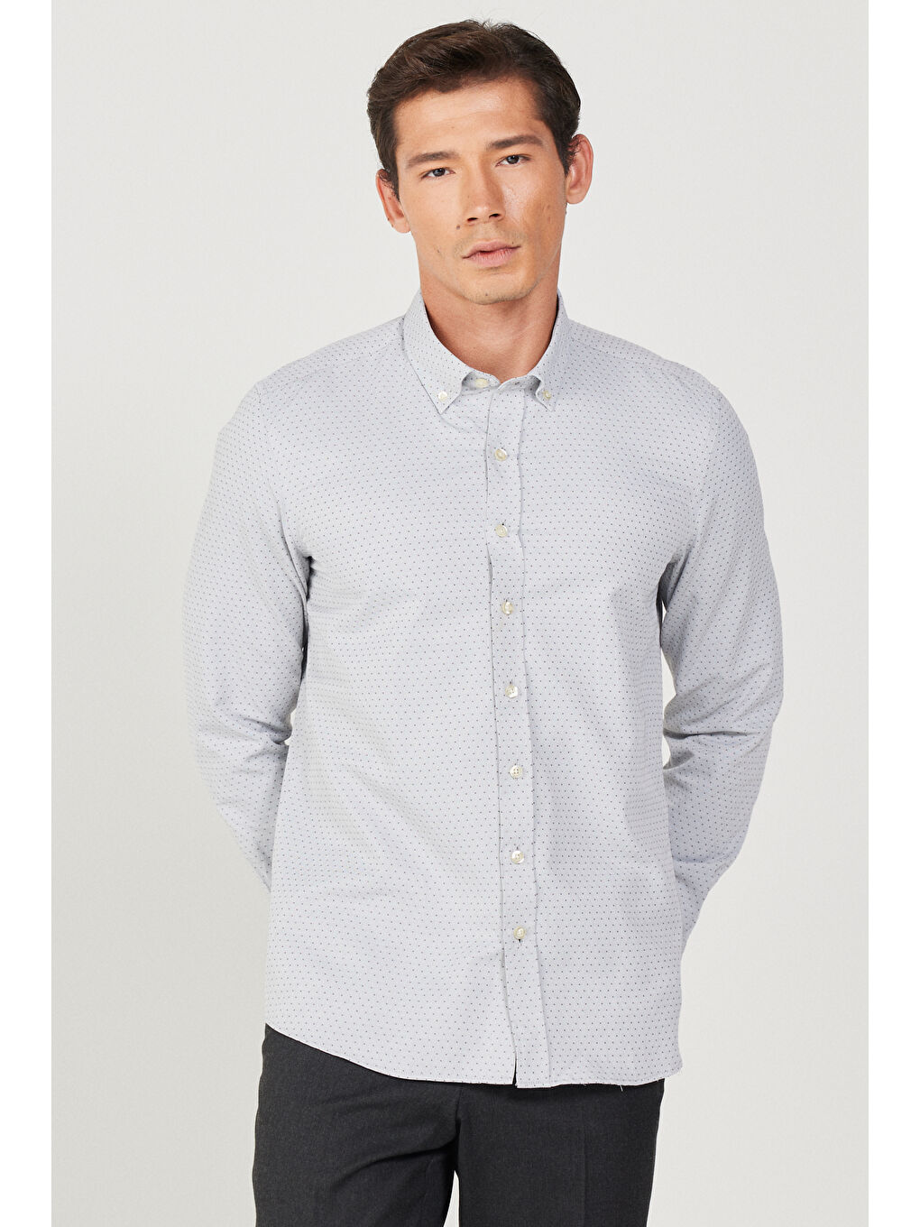 Erkek Gri Slim Fit Dar Kesim Düğmeli Yaka Armürlü Gömlek-2