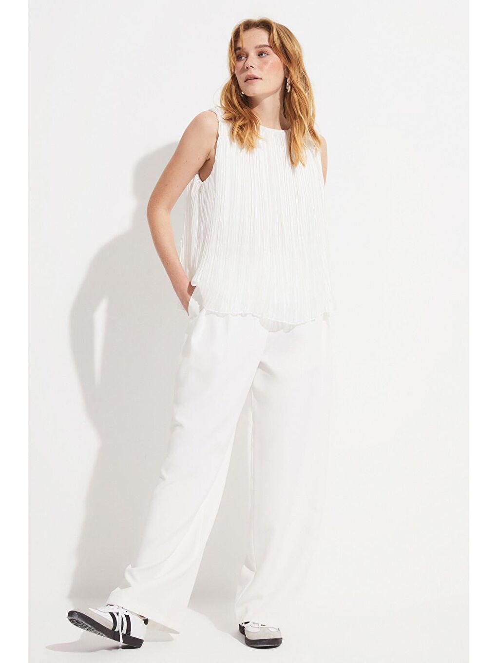 Beyaz Kadın Bisiklet Yaka Piliseli Bluz