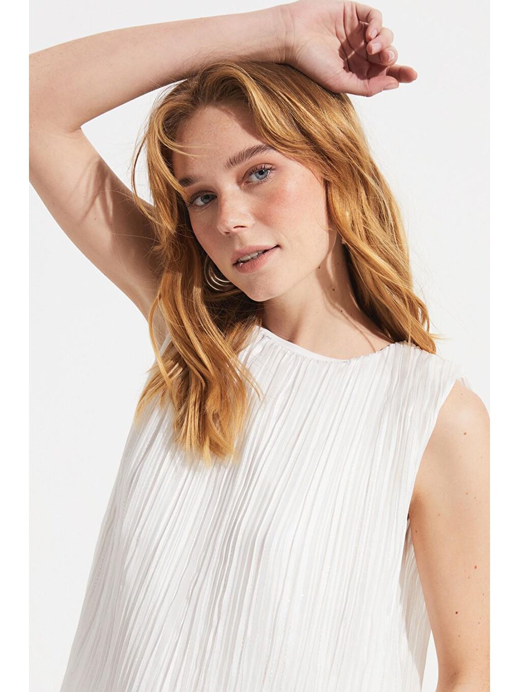 Beyaz Kadın Bisiklet Yaka Piliseli Bluz-1