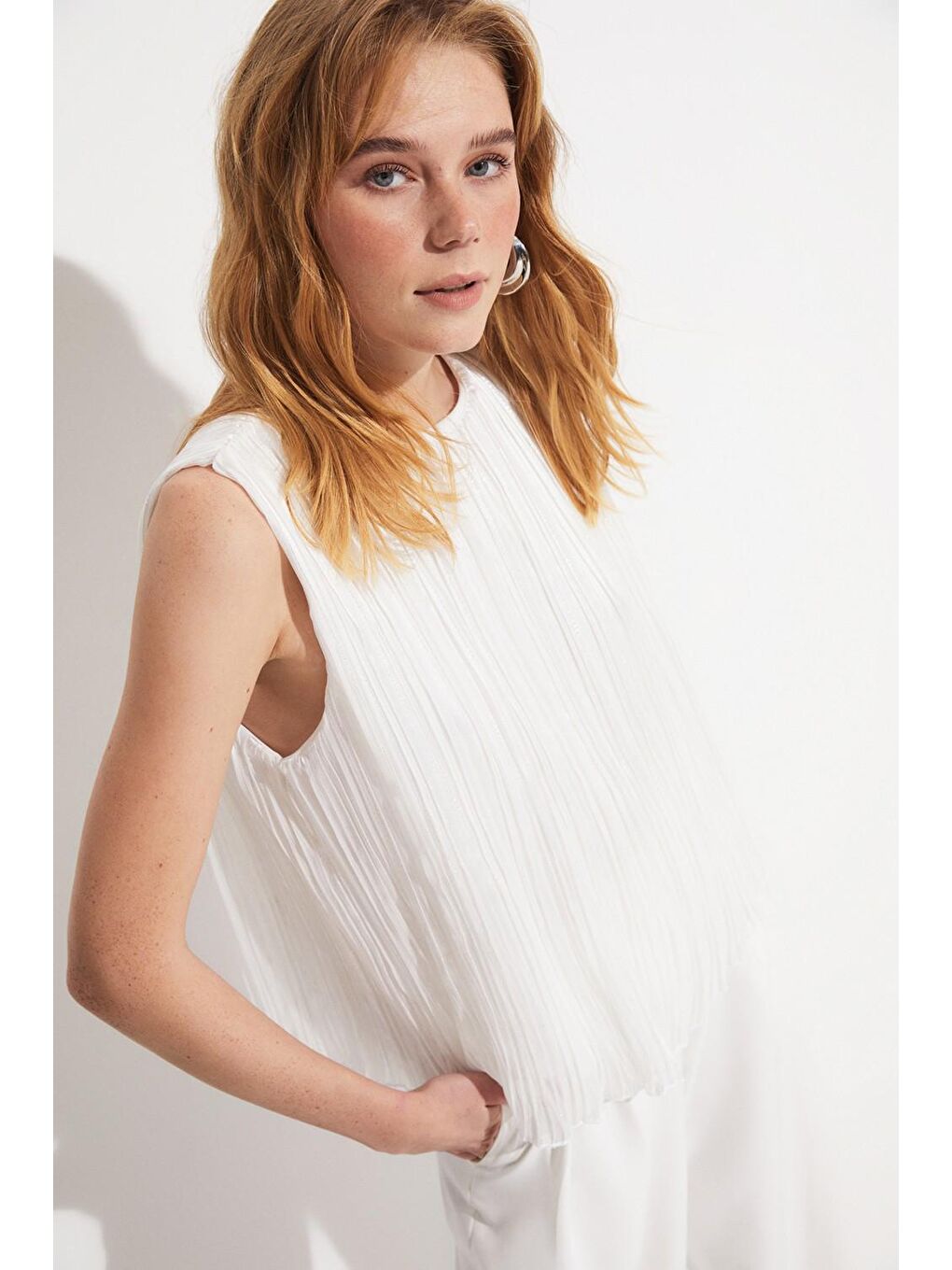 Beyaz Kadın Bisiklet Yaka Piliseli Bluz-3