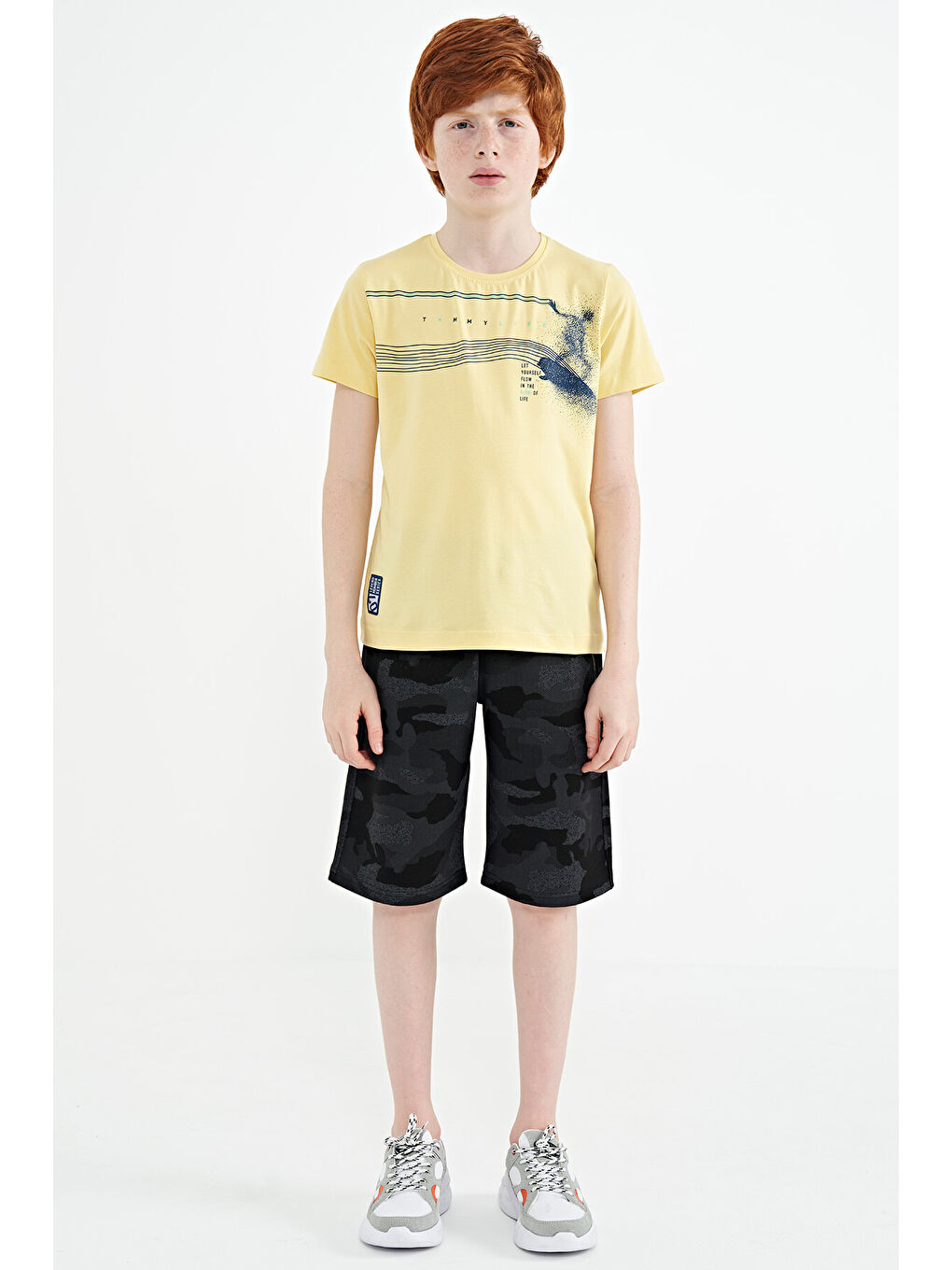 Sarı Baskı Detaylı Standart Kalıp O Yaka Erkek Çocuk Tişört - 11133-1