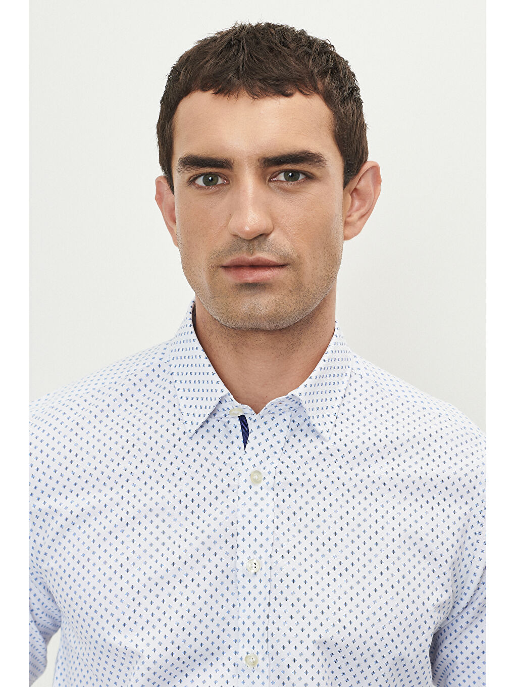 Erkek Beyaz-Mavi Slim Fit Dar Kesim Düğmeli Yaka Baskılı Gömlek-3