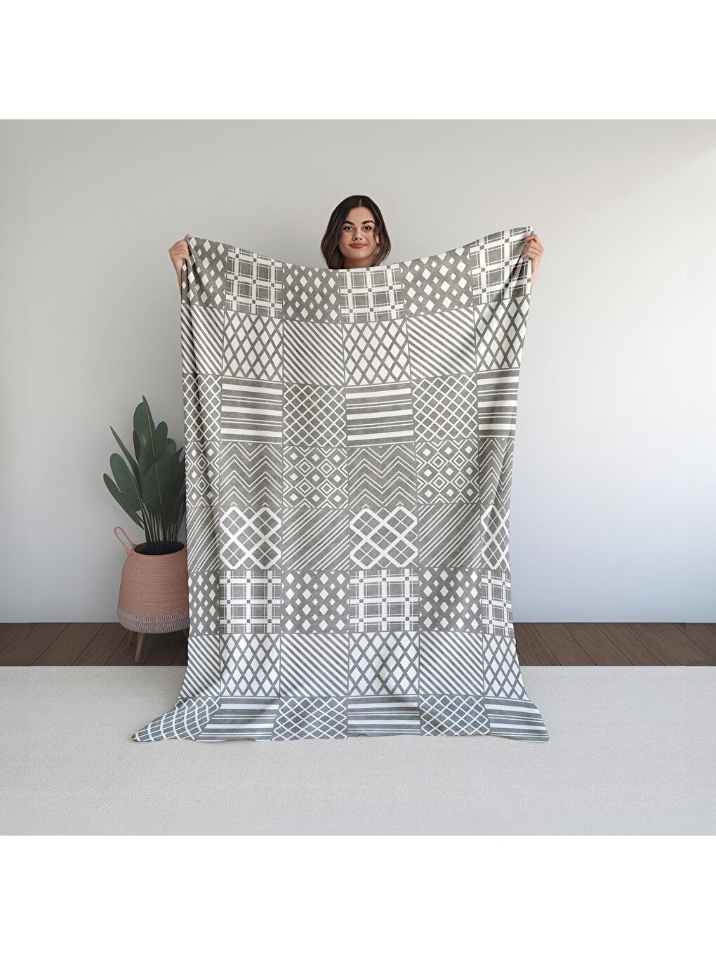 Baskılı Polar Gri Battaniye TV Battaniyesi Makinada Yıkanabilir Battaniye 80 x 100 cm