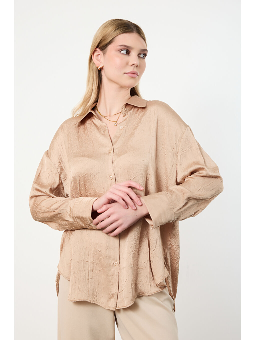 Bej Kraş Saten Oversize Gömlek-1