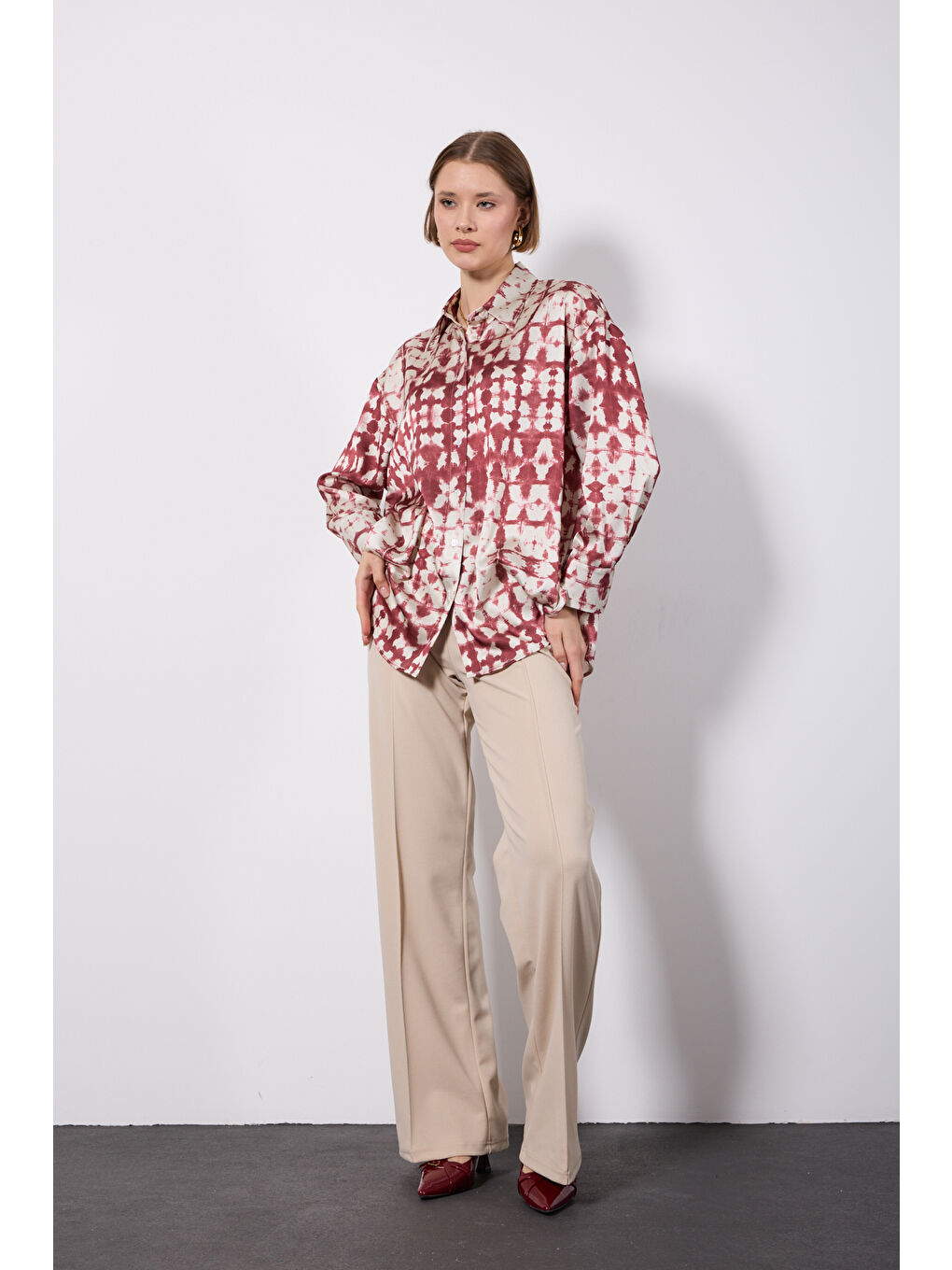 Bordo Oversize Kalıp Desenli Saten Kadın Gömleği