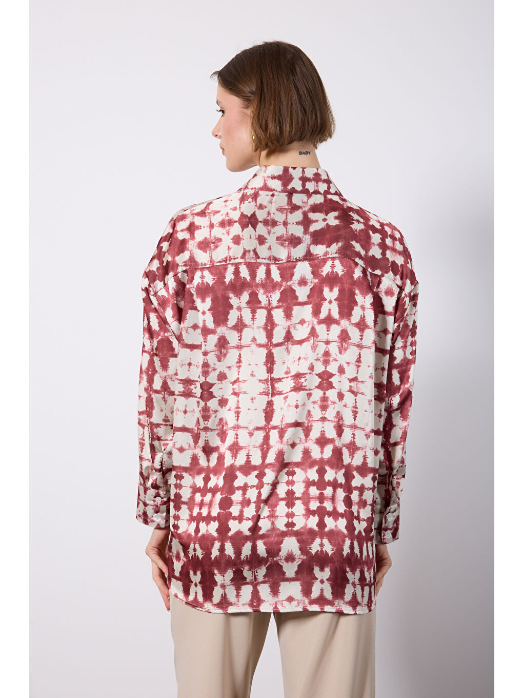 Bordo Oversize Kalıp Desenli Saten Kadın Gömleği-3