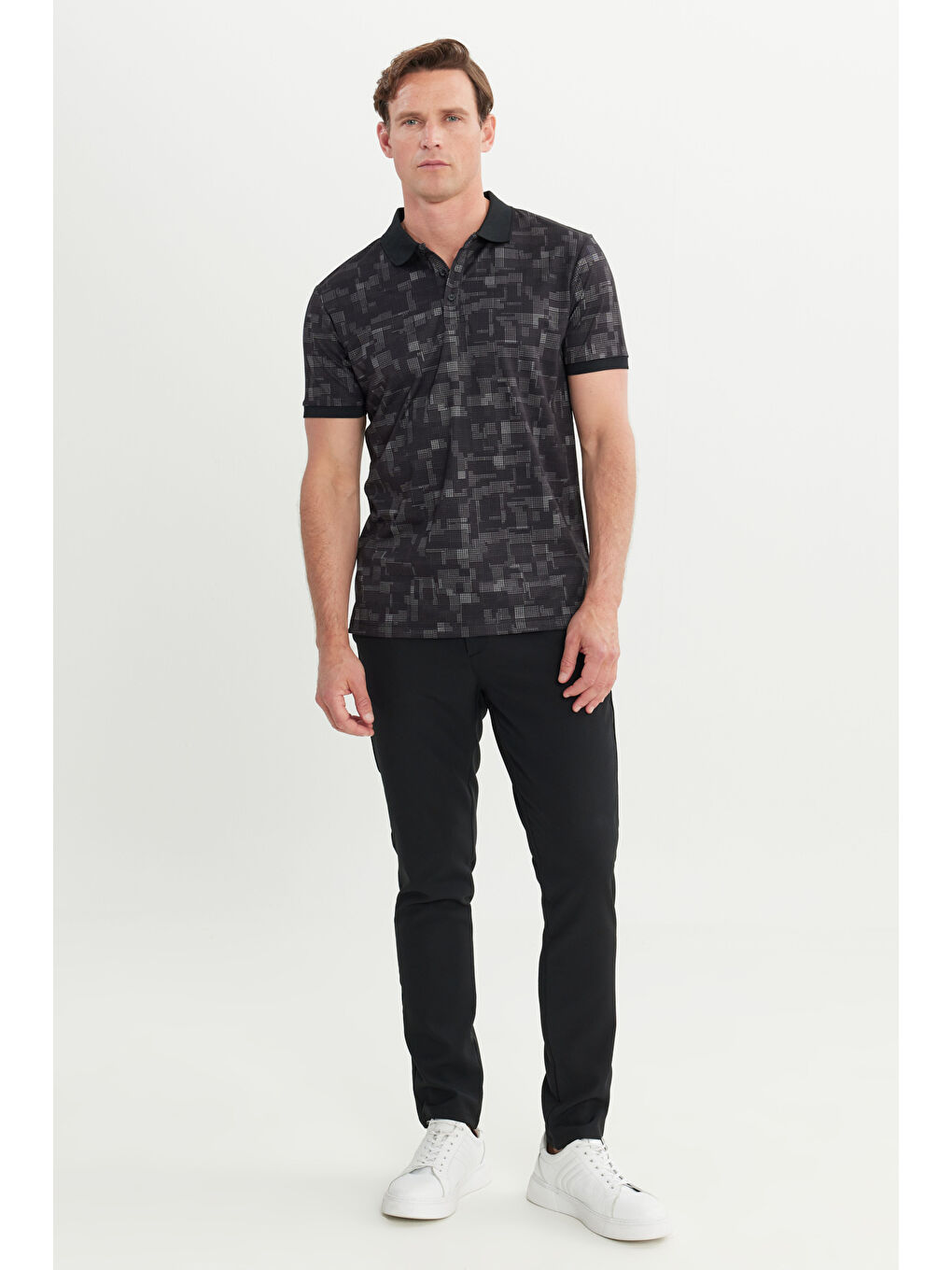 Erkek Siyah Slim Fit Dar Kesim Polo Yaka Pamuklu Baskılı Tişört-1
