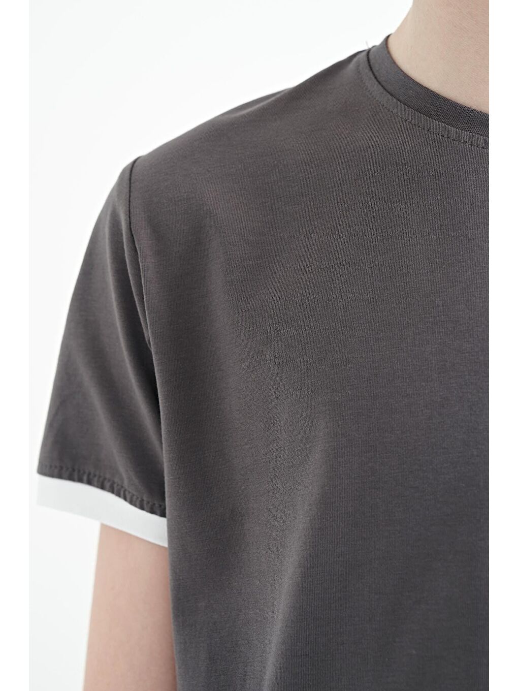 Koyu Gri Baskı Detaylı O Yaka Standart Kalıp Erkek Çocuk Tişört - 11131-3