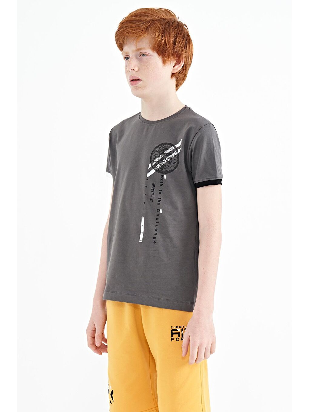 Koyu Gri Baskı Detaylı O Yaka Standart Kalıp Erkek Çocuk Tişört - 11131-4