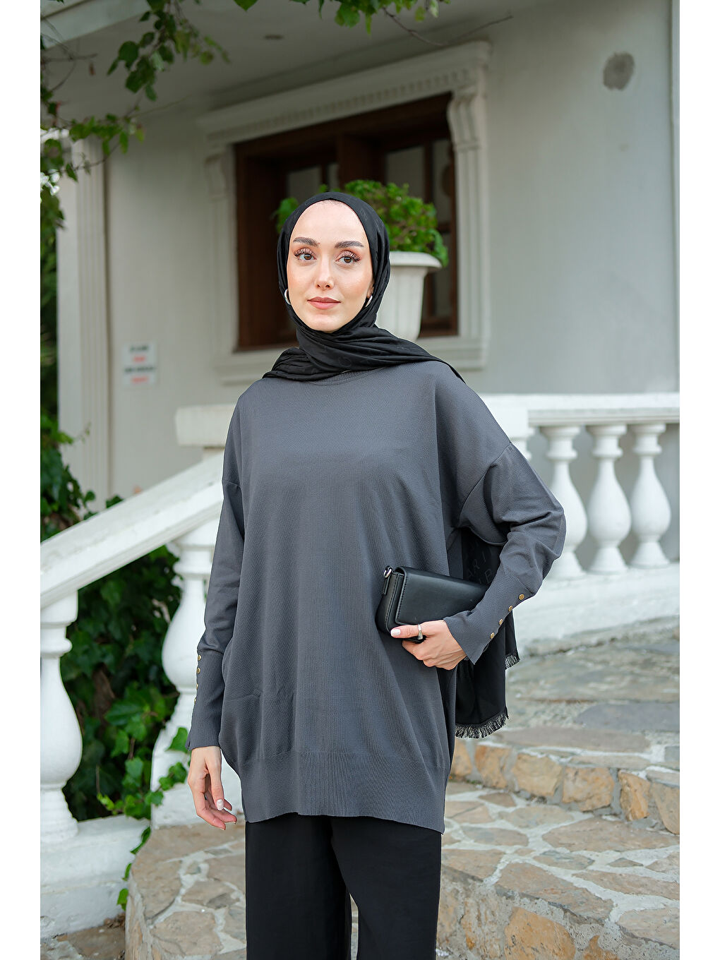 Gri Kadın Bilek Gold Aksesuar Detay Tunik Füme-1