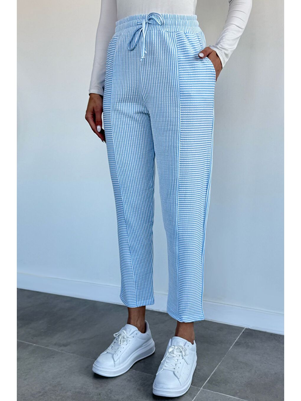 Mavi Kadın Bel Lastikli Çizgili Havuç Pantolon