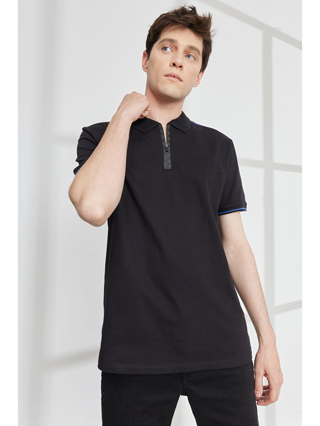 Erkek Siyah Slim Fit Dar Kesim Polo Yaka Pamuklu Kısa Kollu Tişört-2