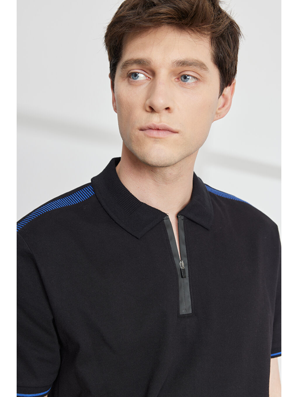 Erkek Siyah Slim Fit Dar Kesim Polo Yaka Pamuklu Kısa Kollu Tişört-3