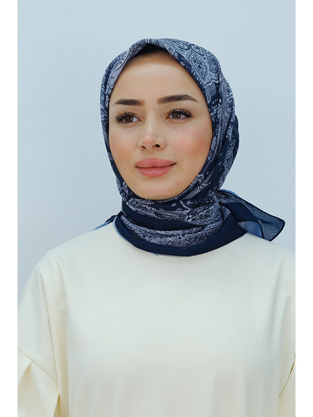 Gri Etnik Desen Soft Eşarp Füme-1