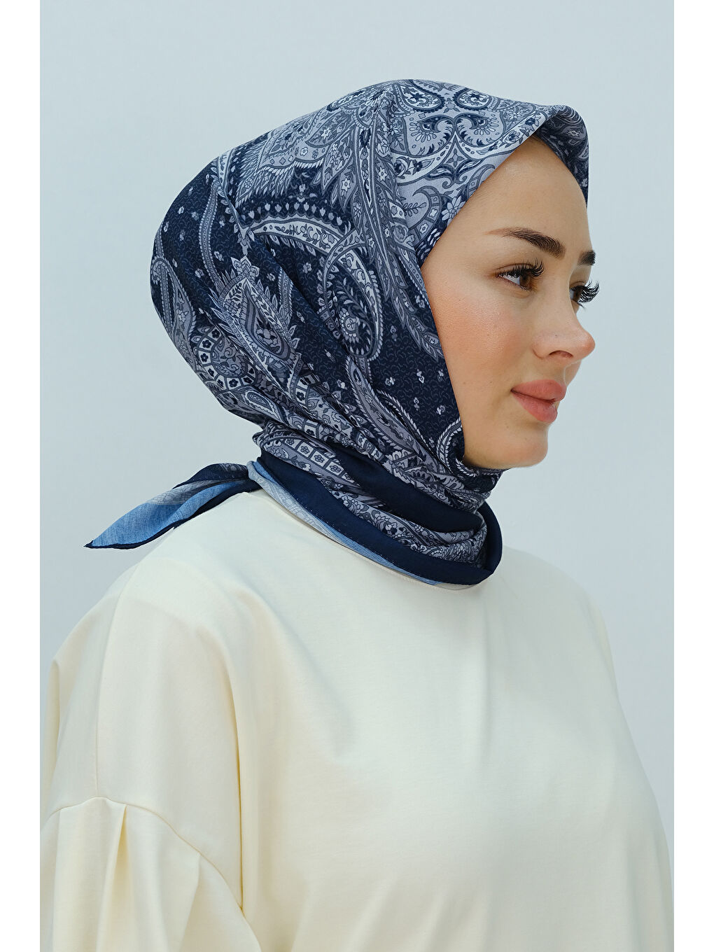 Gri Etnik Desen Soft Eşarp Füme-2