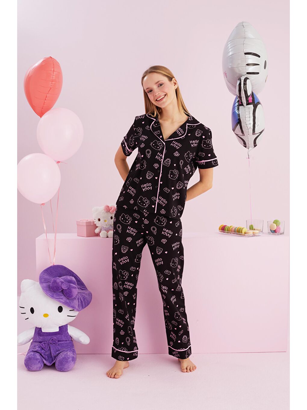 Hello Kitty Lisanslı %100 Pamuk Siyah Çok Renkli Bisklet Yaka Pijama Takım-1