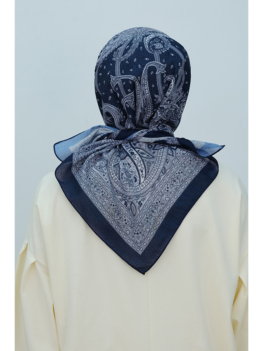 Gri Etnik Desen Soft Eşarp Füme-3