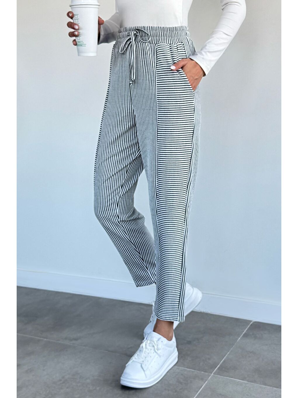 Siyah Kadın Bel Lastikli Çizgili Havuç Pantolon-2