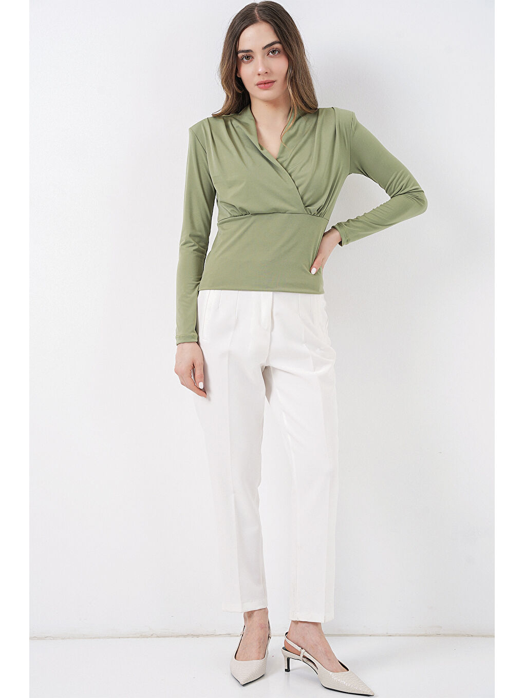 Kadın Omuz Vatkalı Kruvaze Yaka Bluz 942 - E.Yeşil-1