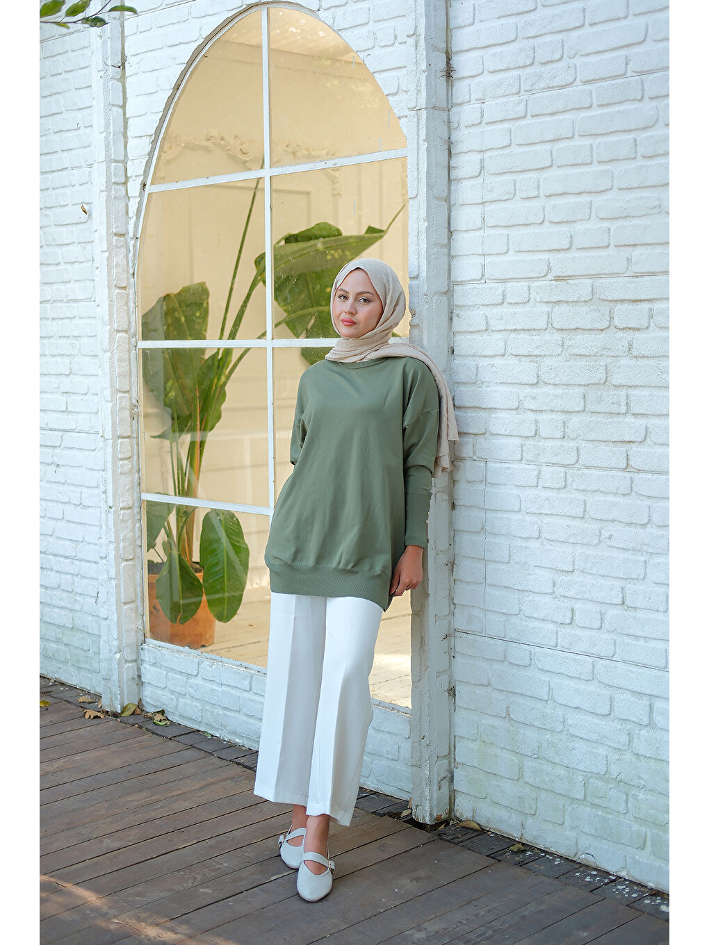 Kadın Bilek Gold Aksesuar Detay Tunik Çağla Yeşil-2