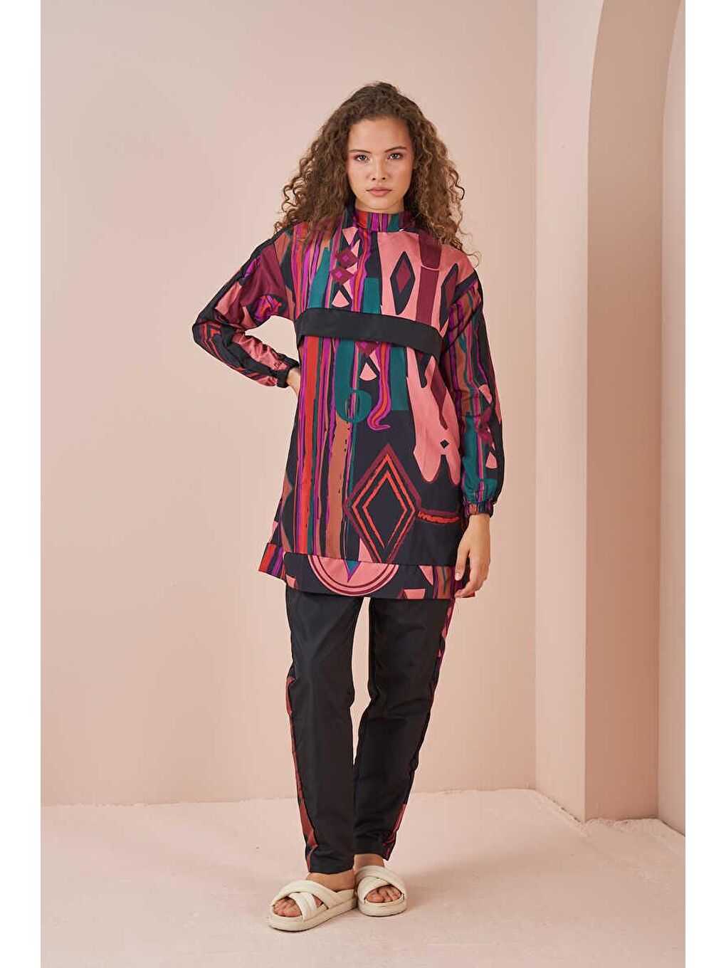 Etnik Desen Tesettür Mayo Kısa Siyah-1