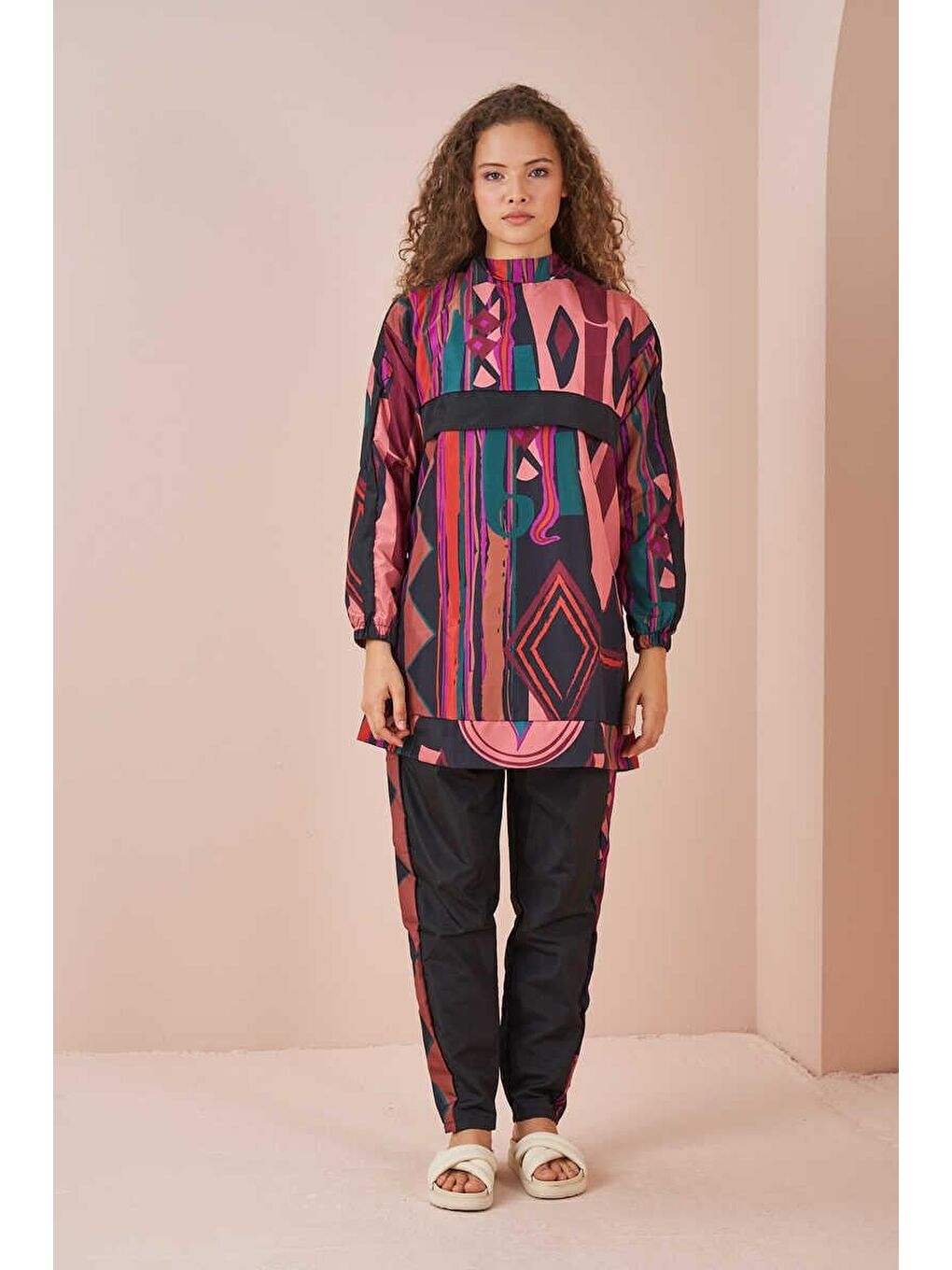 Etnik Desen Tesettür Mayo Kısa Siyah-2