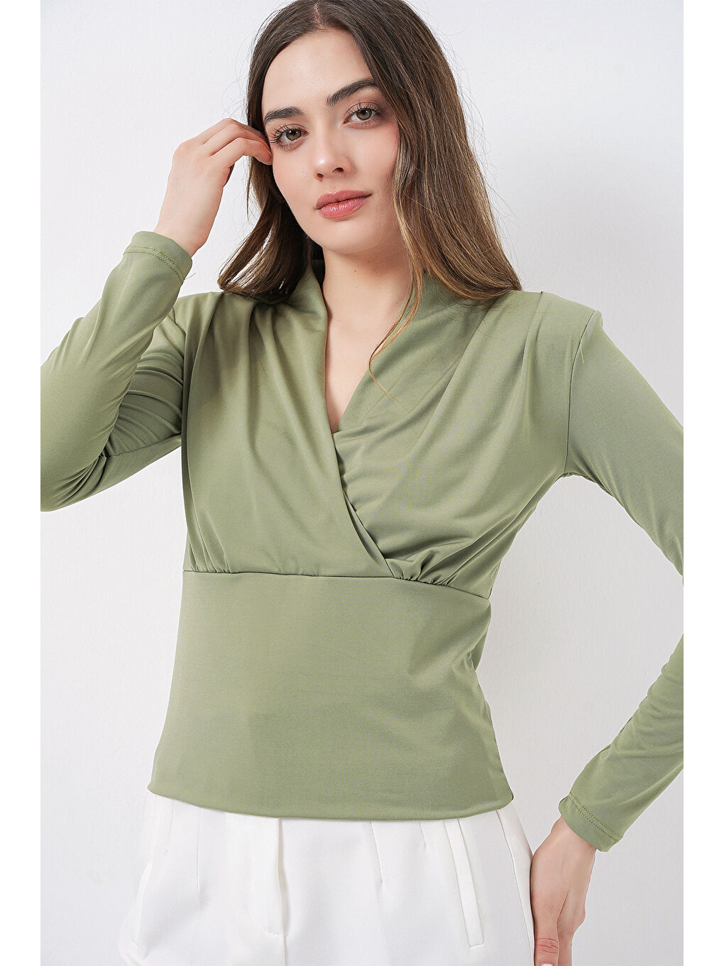 Kadın Omuz Vatkalı Kruvaze Yaka Bluz 942 - E.Yeşil-2