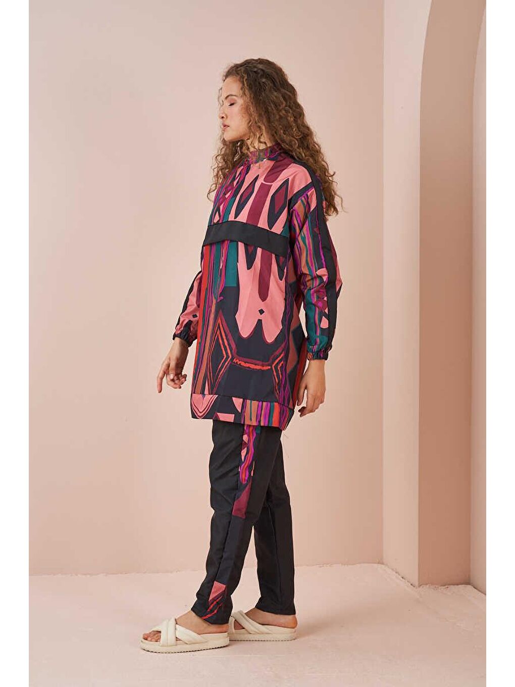 Etnik Desen Tesettür Mayo Kısa Siyah-3