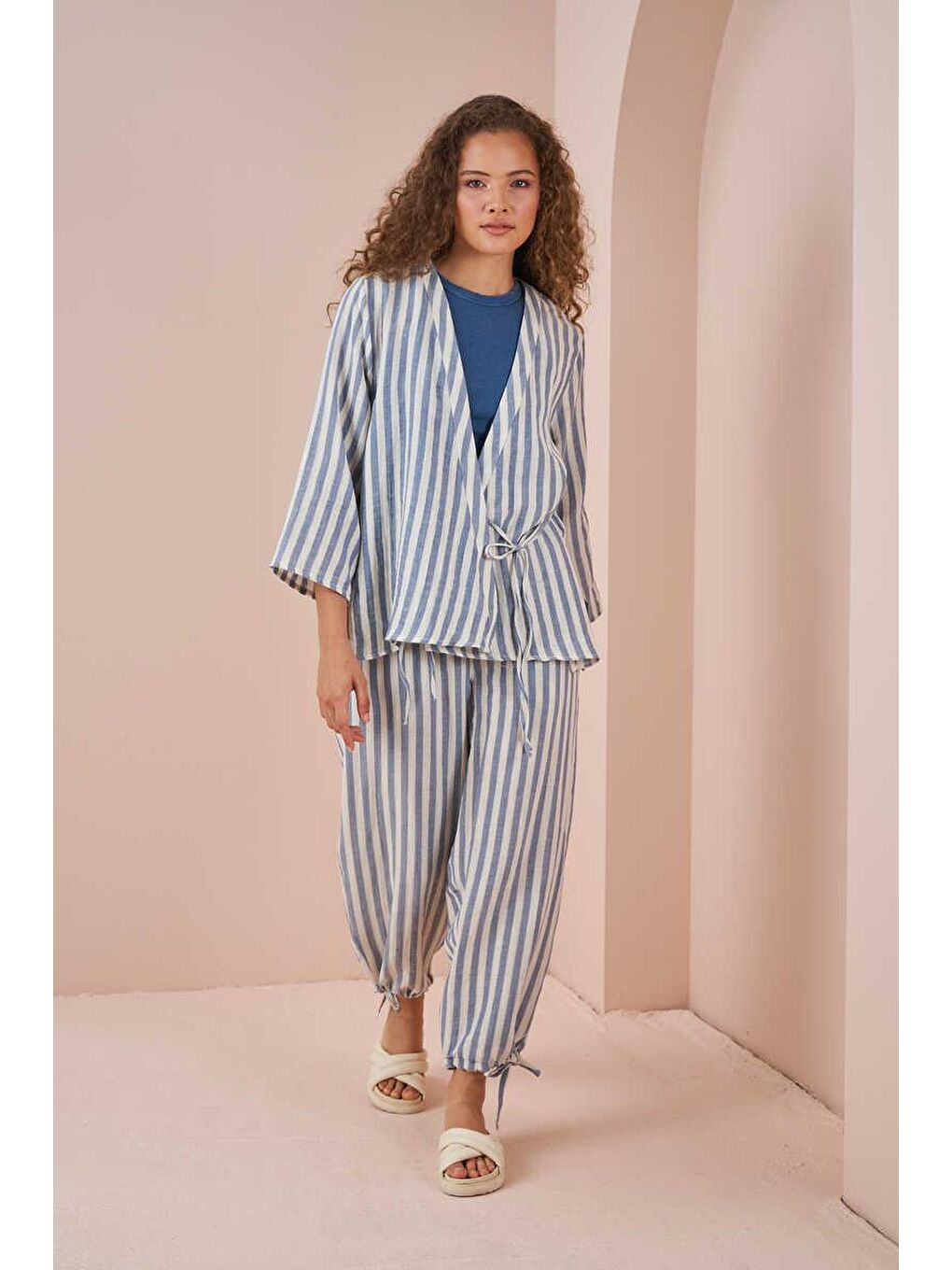 Beyaz Kruvaze Kimono Bluz Müslin İnce Çizgili Mavi-1