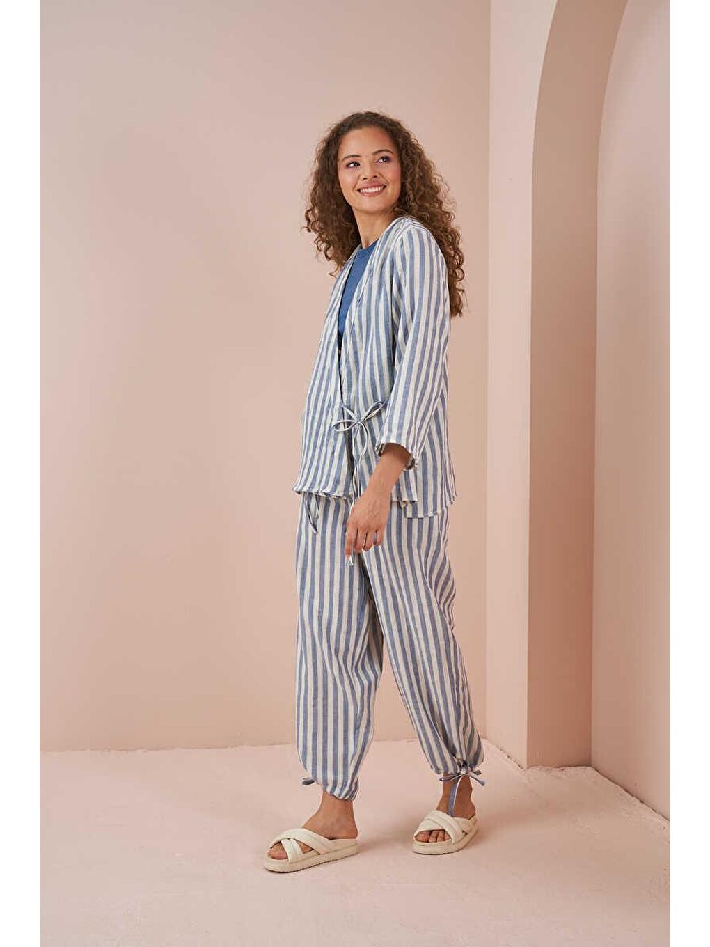 Beyaz Kruvaze Kimono Bluz Müslin İnce Çizgili Mavi-3