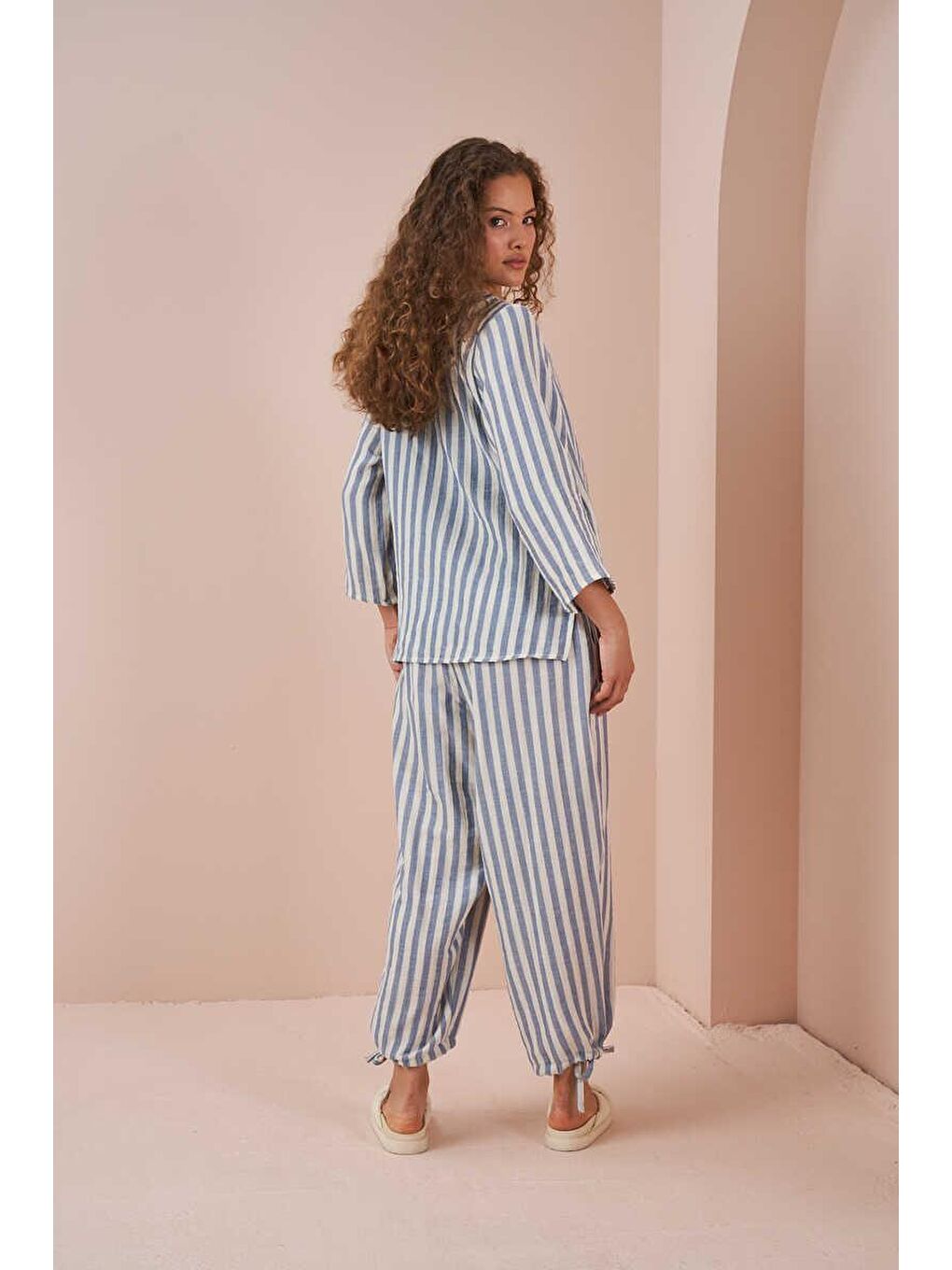 Beyaz Kruvaze Kimono Bluz Müslin İnce Çizgili Mavi-6