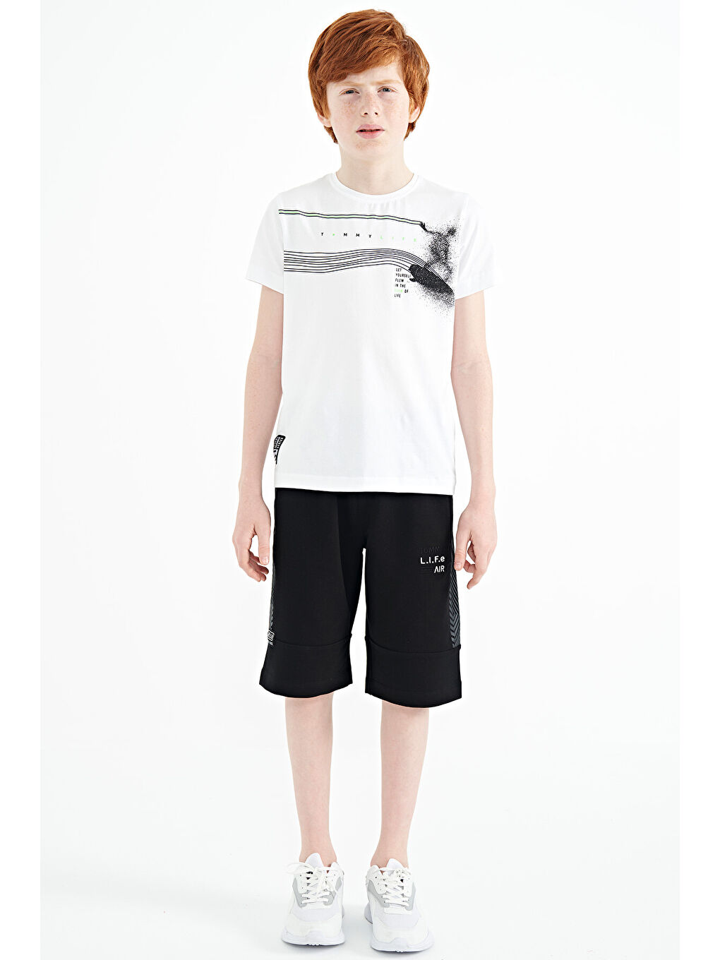 Beyaz Baskı Detaylı Standart Kalıp O Yaka Erkek Çocuk Tişört - 11133-1