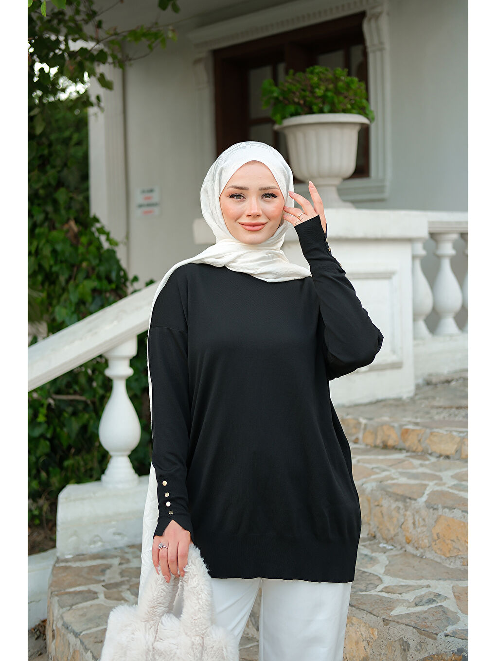 Kadın Bilek Gold Aksesuar Detay Tunik Siyah