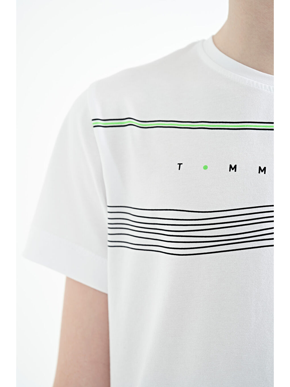 Beyaz Baskı Detaylı Standart Kalıp O Yaka Erkek Çocuk Tişört - 11133-2