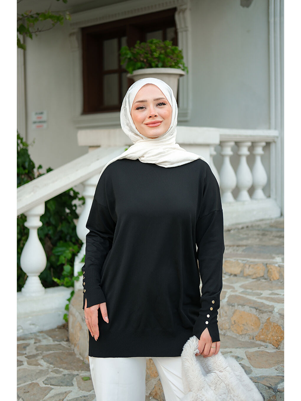 Kadın Bilek Gold Aksesuar Detay Tunik Siyah-1