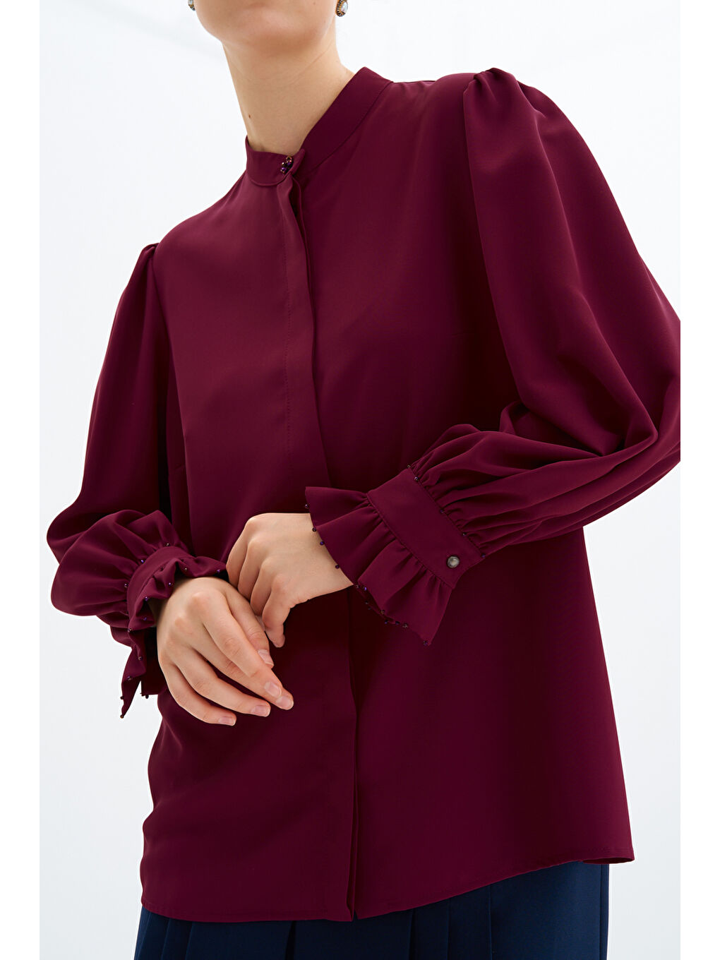 Mürdüm Hakim Yaka Kolları Fırfırlı Bluz-3