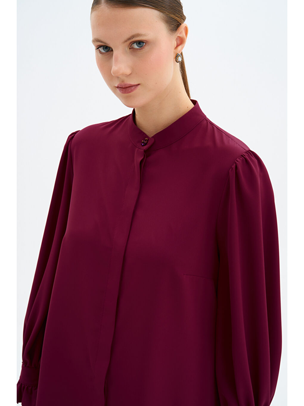 Mürdüm Hakim Yaka Kolları Fırfırlı Bluz-4