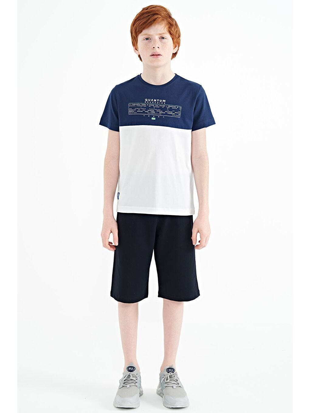 Beyaz Yazı Baskılı Renk Bloklu Standart Kalıp O Yaka Erkek Çocuk Tişört - 11134-1