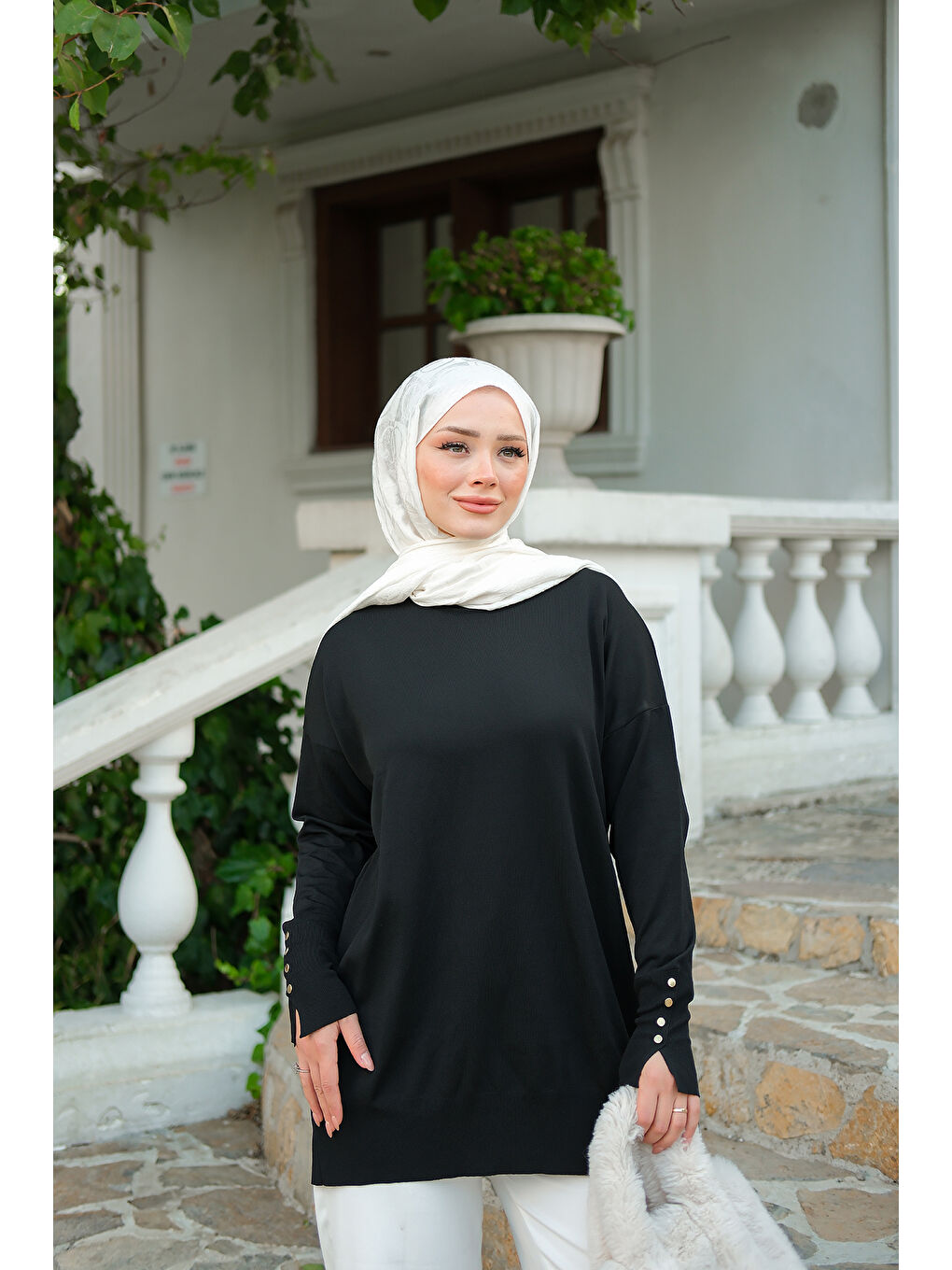 Kadın Bilek Gold Aksesuar Detay Tunik Siyah-3