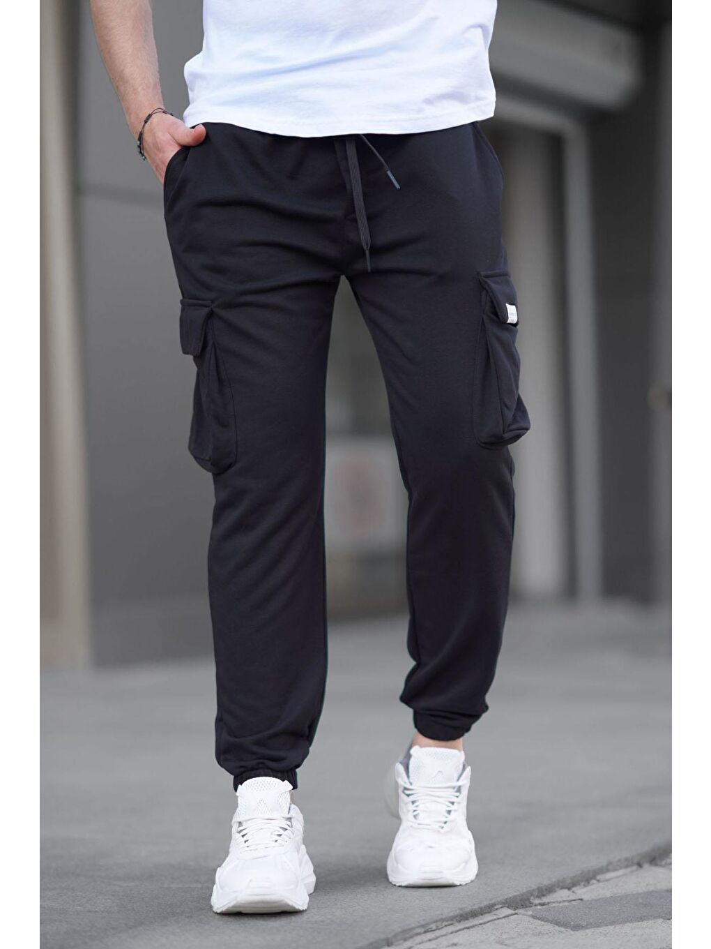 Siyah Paçası Lastikli Kargo Cep Erkek Jogger Eşofman Altı 6514-4