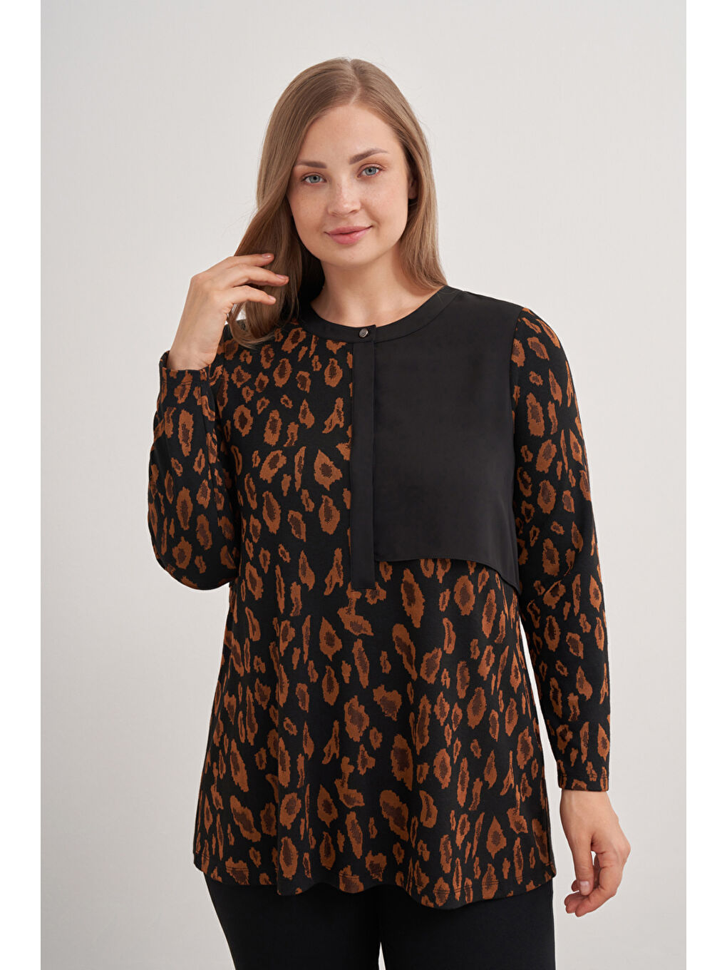 Kahverengi Taba 2676112 Leopar Desenli Örme Bluz