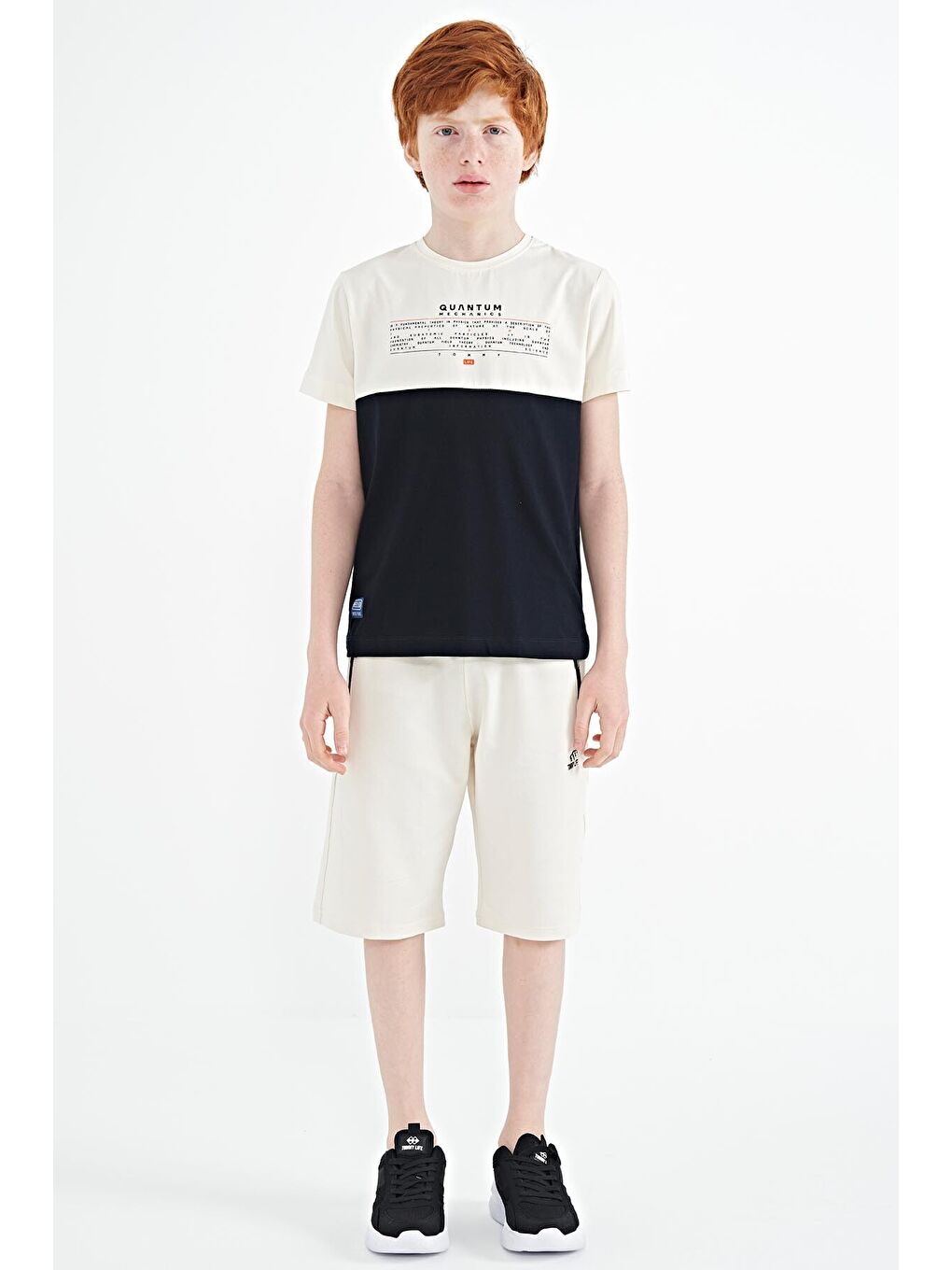 Lacivert Yazı Baskılı Renk Bloklu Standart Kalıp O Yaka Erkek Çocuk Tişört - 11134-1