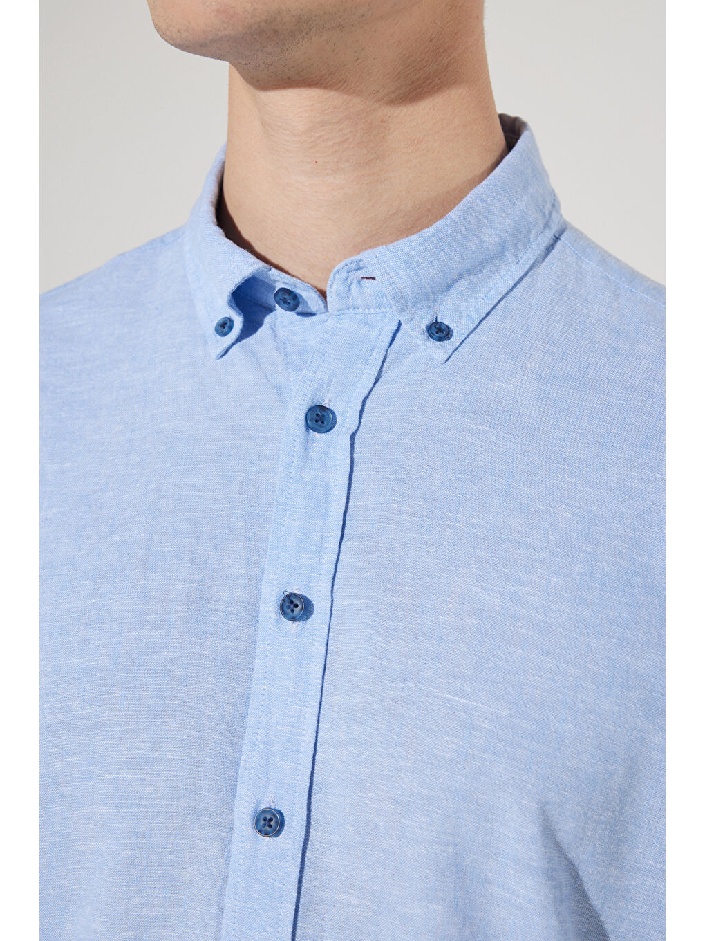 Erkek Mavi Comfort Fit Rahat Kesim Düğmeli Yaka Keten Gömlek-5