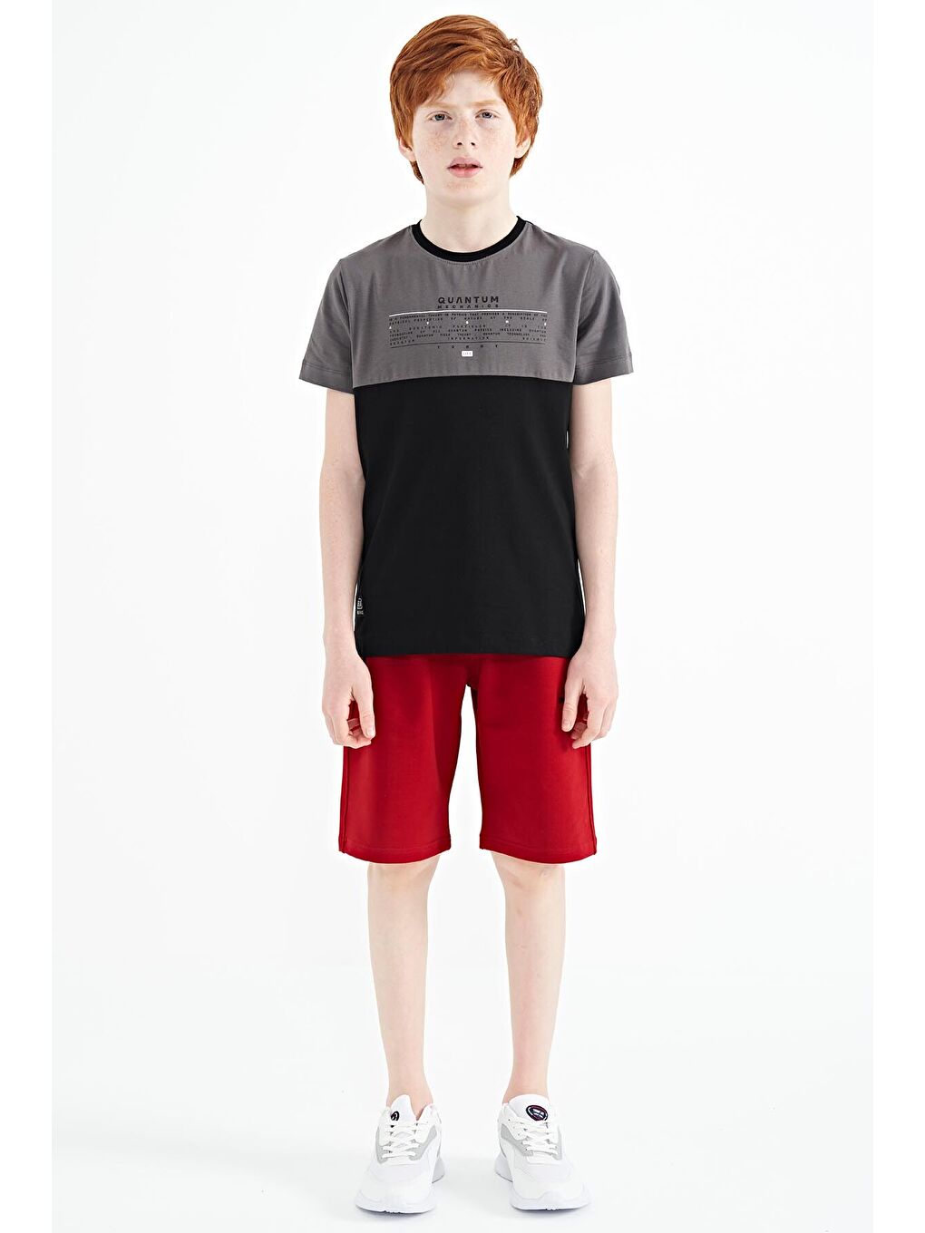 Siyah Yazı Baskılı Renk Bloklu Standart Kalıp O Yaka Erkek Çocuk Tişört - 11134-1