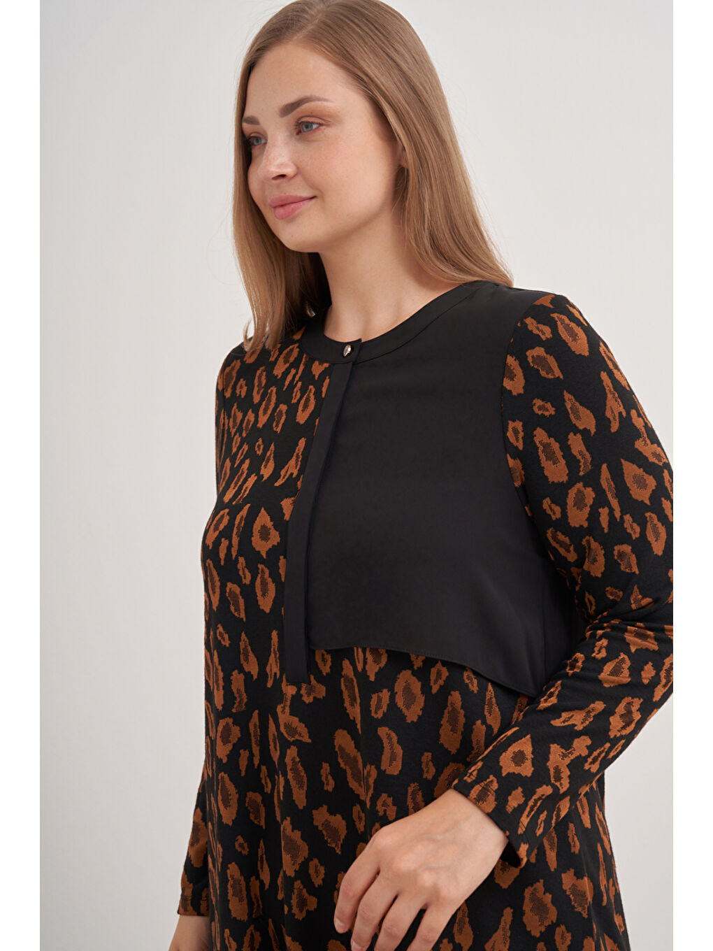 Kahverengi Taba 2676112 Leopar Desenli Örme Bluz-4