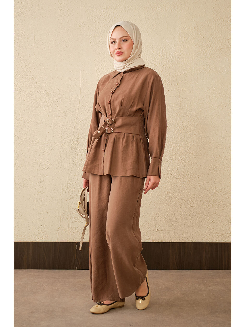 Kahverengi Kadın Beli Pile Detay İki Kemerli Gömlek Yaka Takım Açık Kahve-1