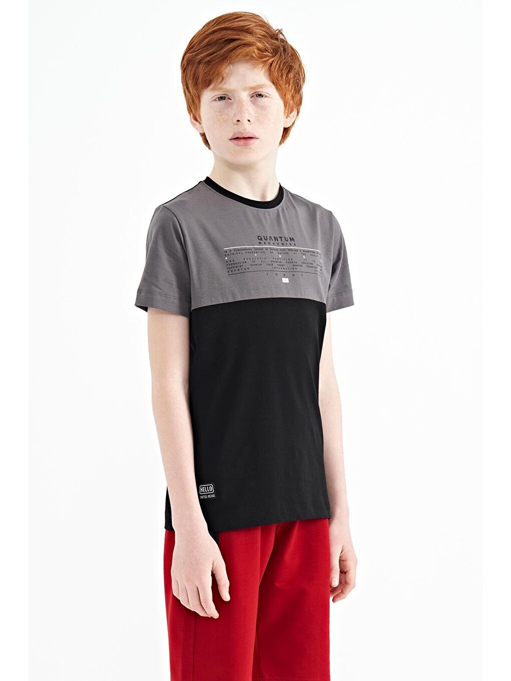 Siyah Yazı Baskılı Renk Bloklu Standart Kalıp O Yaka Erkek Çocuk Tişört - 11134-3