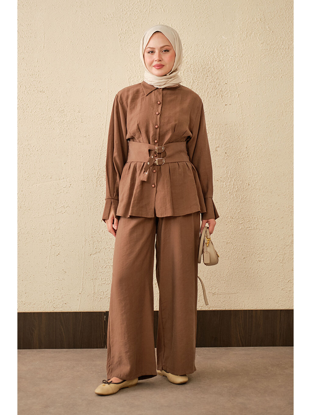 Kahverengi Kadın Beli Pile Detay İki Kemerli Gömlek Yaka Takım Açık Kahve-3