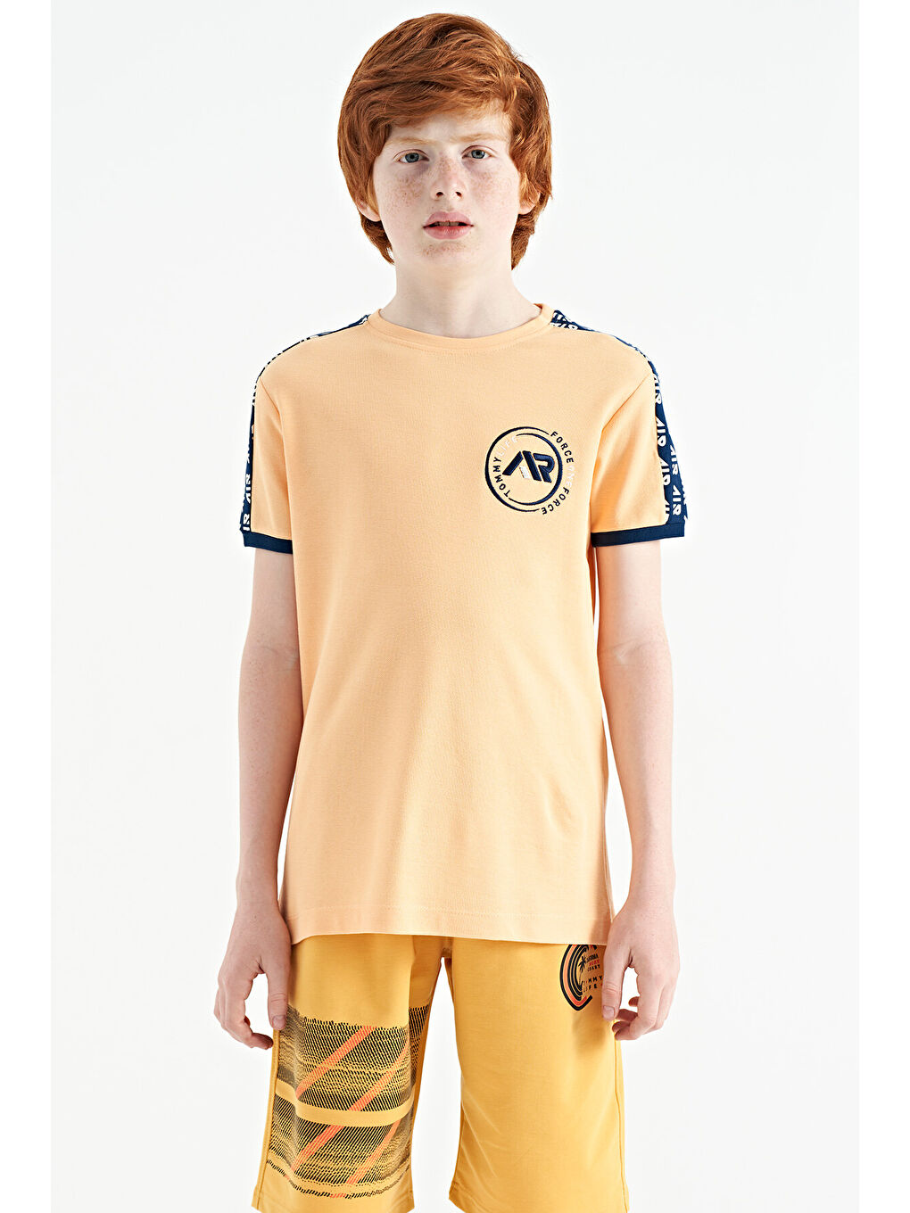 Turuncu Kavun Içi Omuz Baskı Detaylı Standart Kalıp O Yaka Erkek Çocuk Tişört - 11121