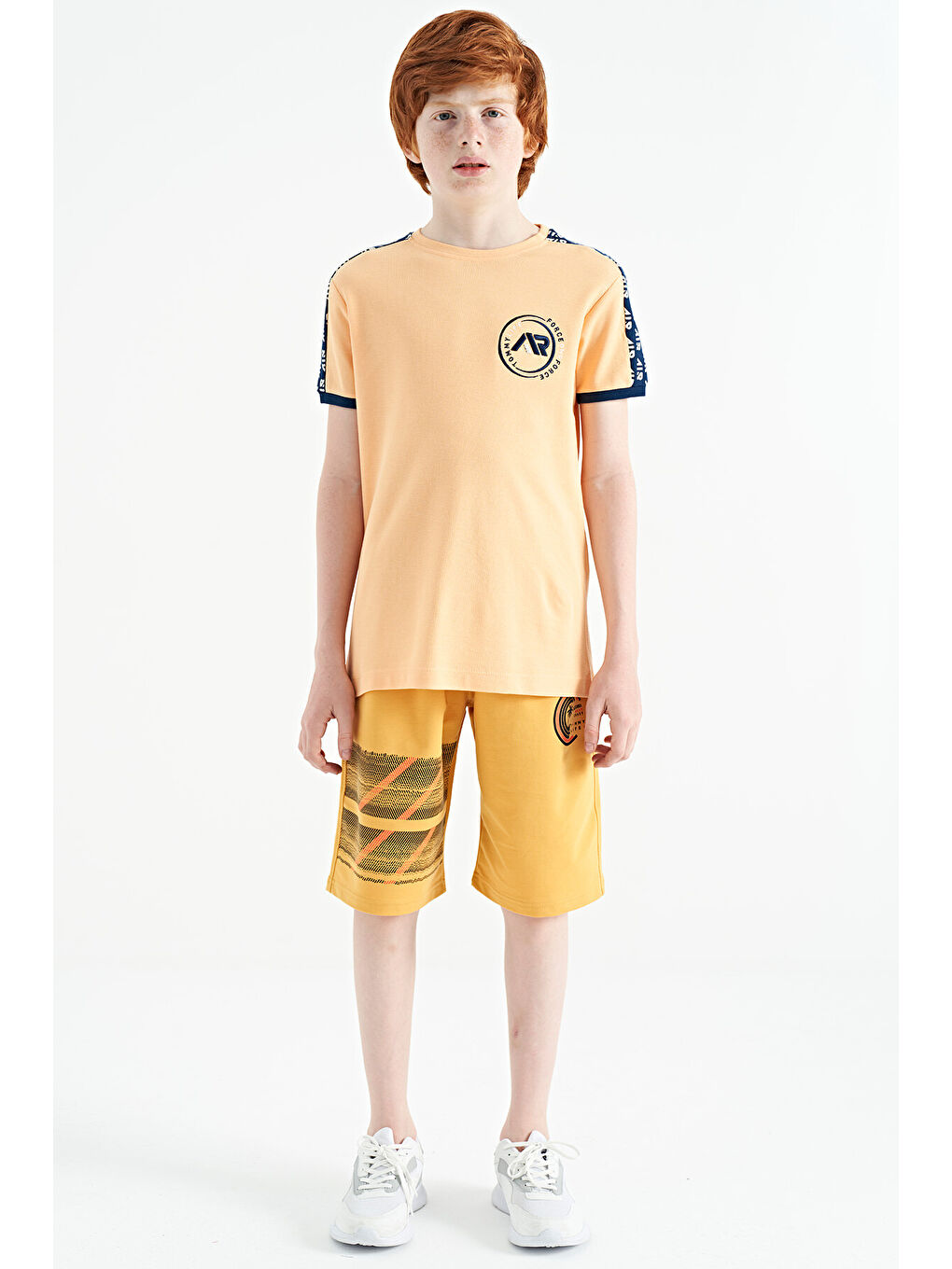 Turuncu Kavun Içi Omuz Baskı Detaylı Standart Kalıp O Yaka Erkek Çocuk Tişört - 11121-1